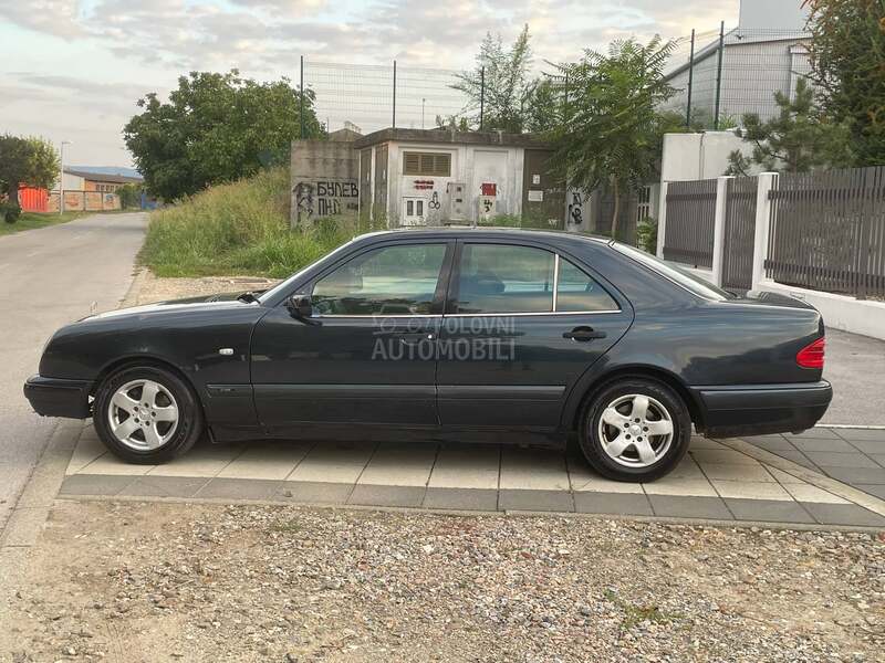 Mercedes Benz E 220 2.0d