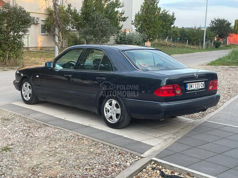 Mercedes Benz E 220 2.0d