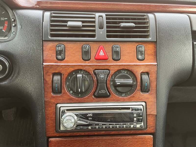 Mercedes Benz E 220 2.0d