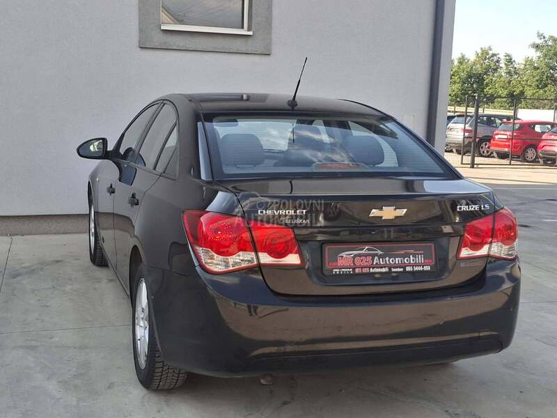Chevrolet Cruze 1.6 LX Luna