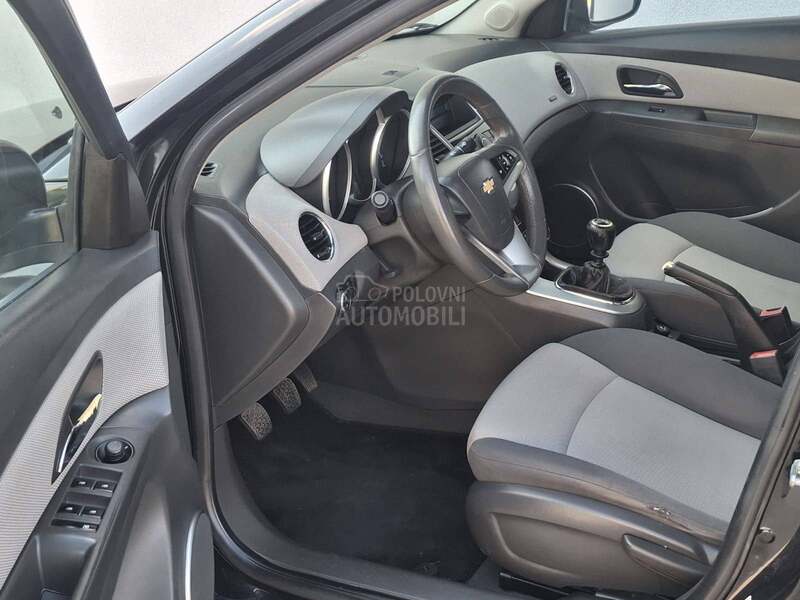 Chevrolet Cruze 1.6 LX Luna