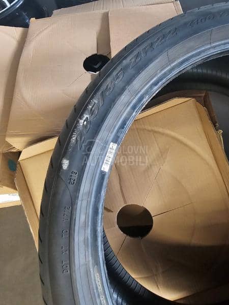 Pirelli 285/35 R22 Letnja