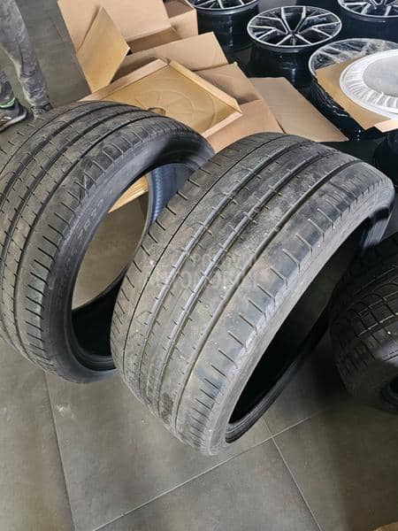 Pirelli 285/35 R22 Letnja