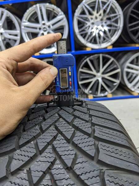 Bridgestone 205/60 R16 Zimska