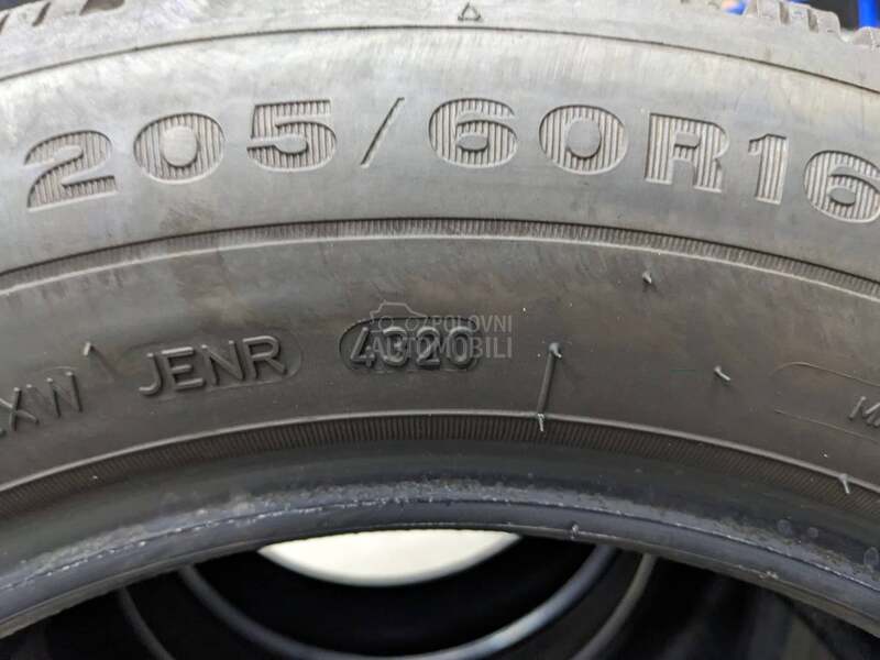 Dunlop 205/60 R16 Zimska