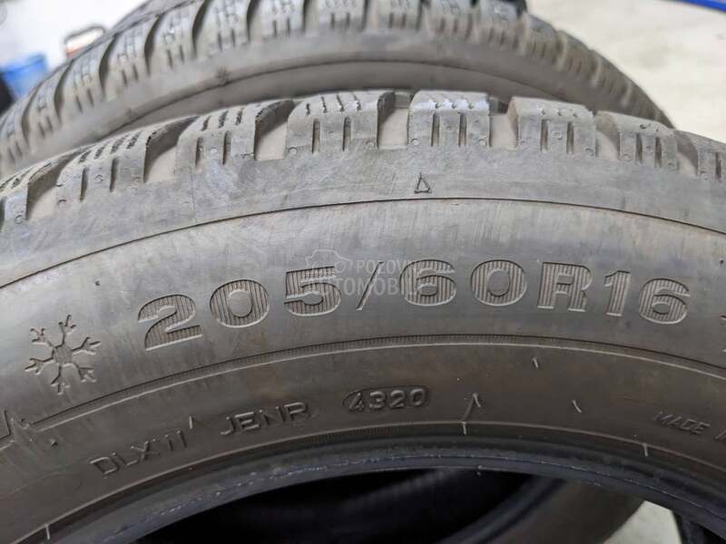 Dunlop 205/60 R16 Zimska