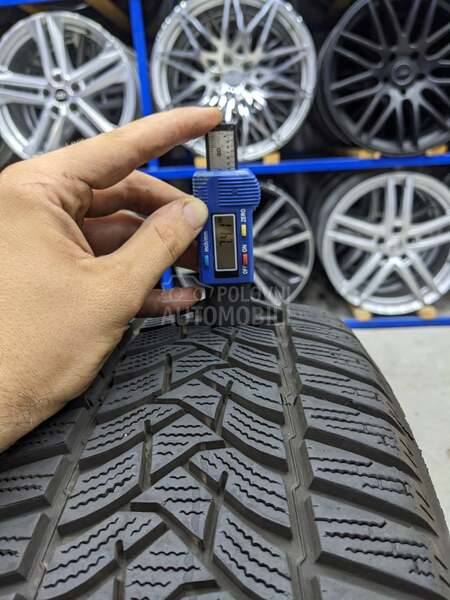 Dunlop 205/60 R16 Zimska