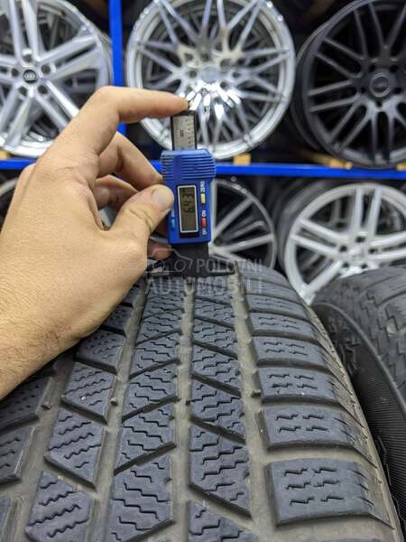 Continental 215/65 R16 Zimska