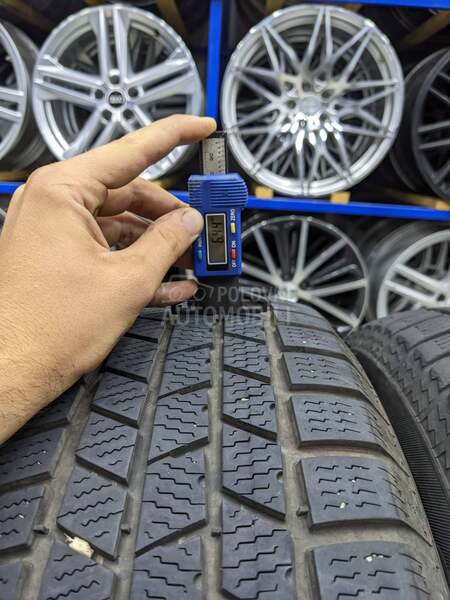 Continental 215/65 R16 Zimska