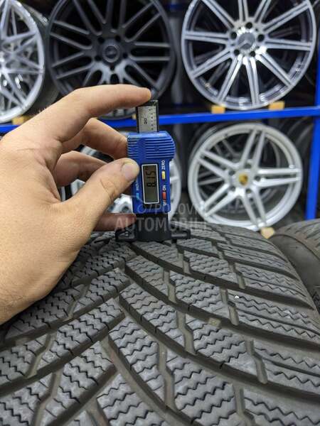 Firestone 235/35 R19 Zimska