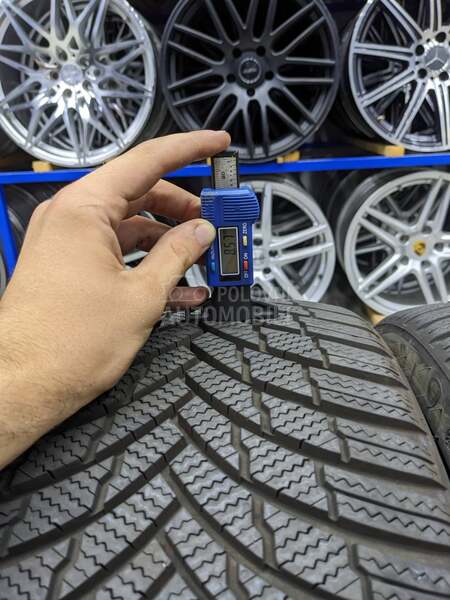 Firestone 235/35 R19 Zimska