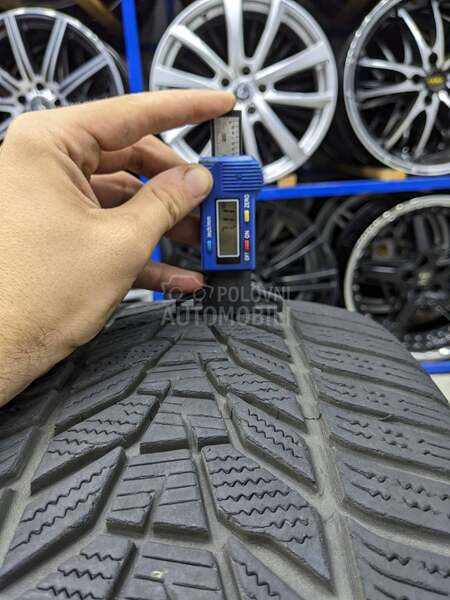 Hankook 245/40 R19 Zimska