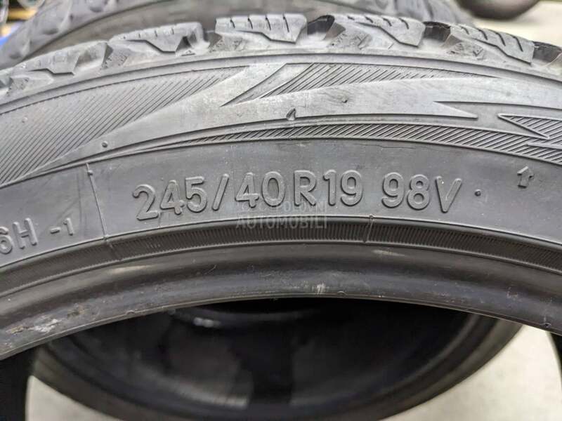 Toyo 245/40 R19 Zimska