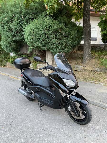 Yamaha X max 250