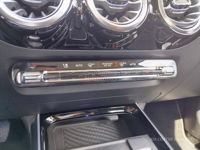 Mercedes Benz GLA 180 2.0 PROGRESSIVE A/T