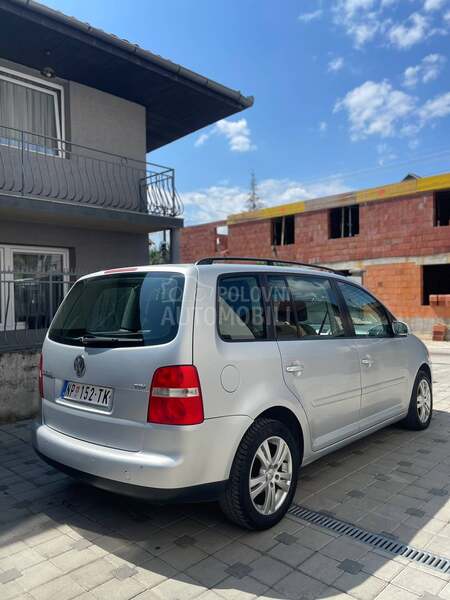 Volkswagen Touran 