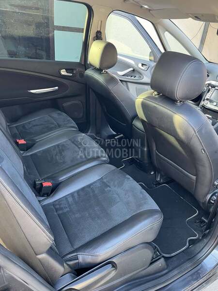 Ford S-Max Titanium
