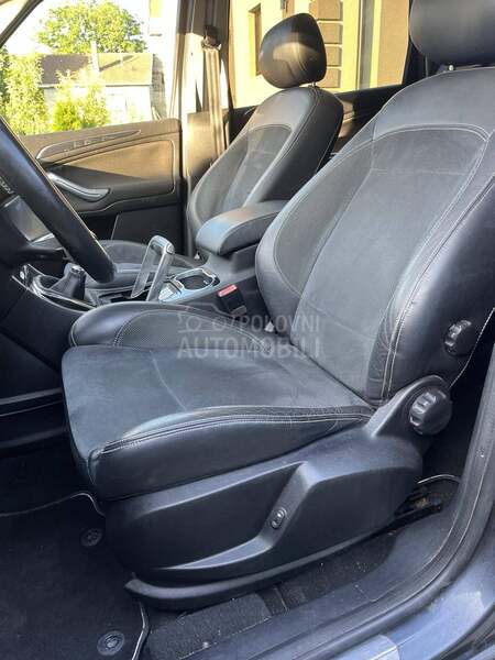 Ford S-Max Titanium