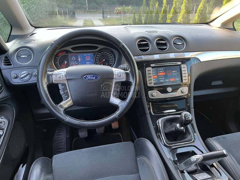 Ford S-Max Titanium