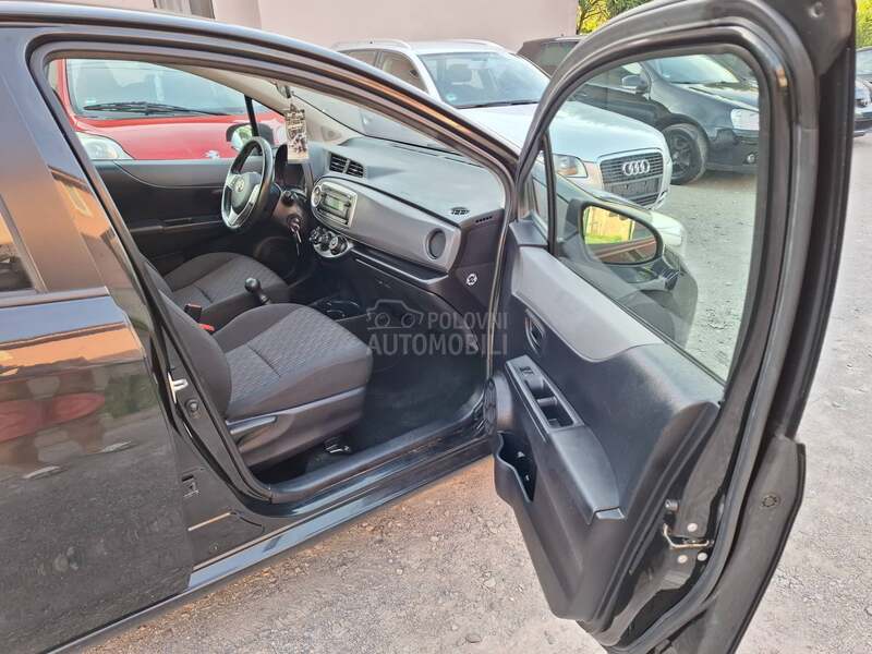 Toyota Yaris 1.0b clima alu 5vr