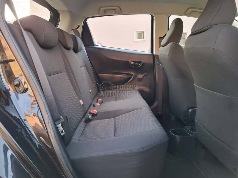 Toyota Yaris 1.0b clima alu 5vr