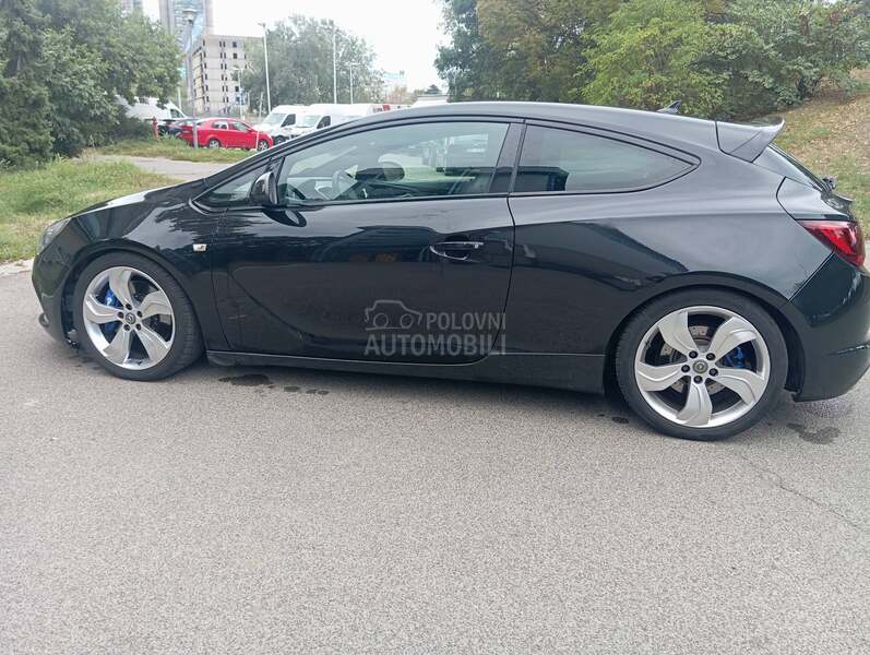 Opel Astra J OPC