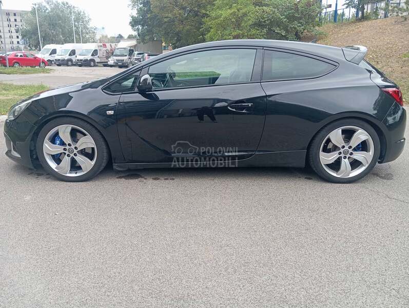 Opel Astra J OPC