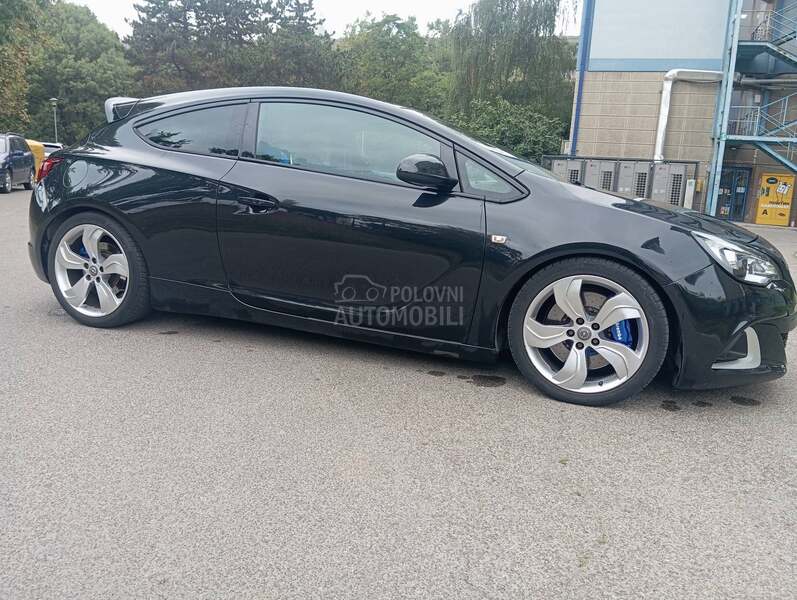 Opel Astra J OPC