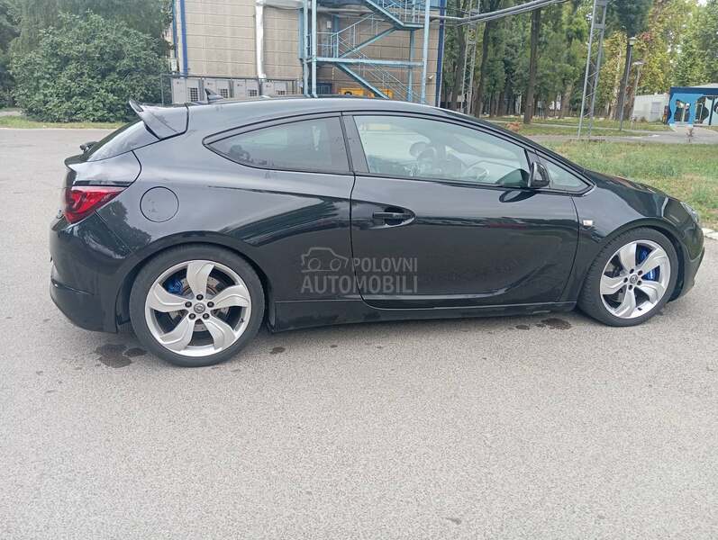 Opel Astra J OPC