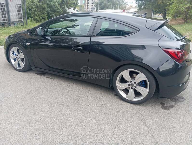 Opel Astra J OPC