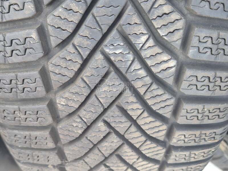 Falken 205/55 R17 Zimska