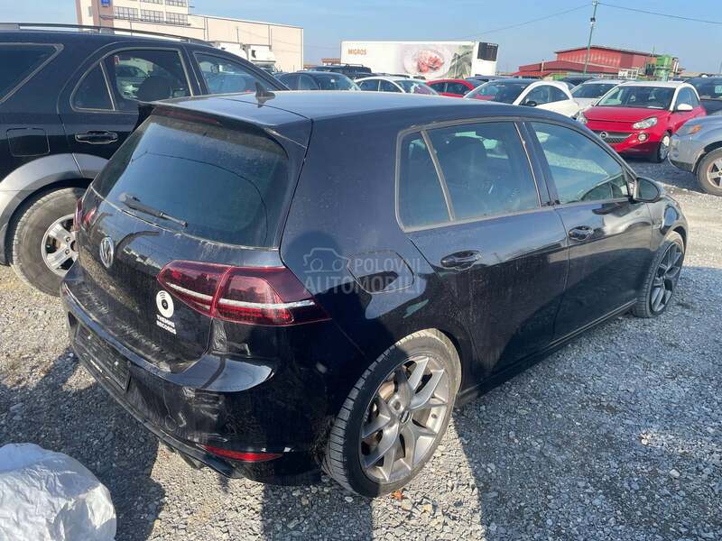 Volkswagen Golf 7 R 300