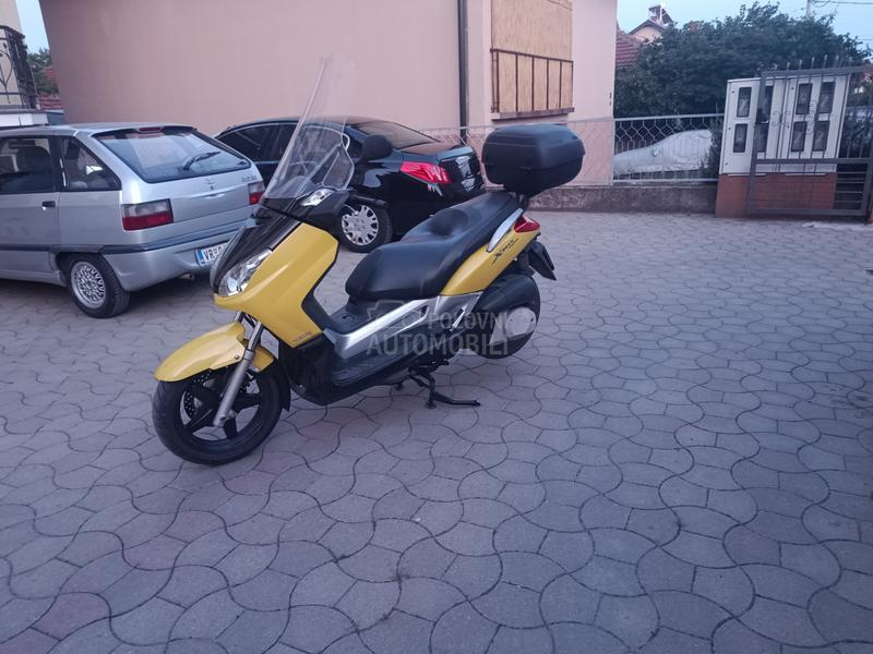 Yamaha xmax