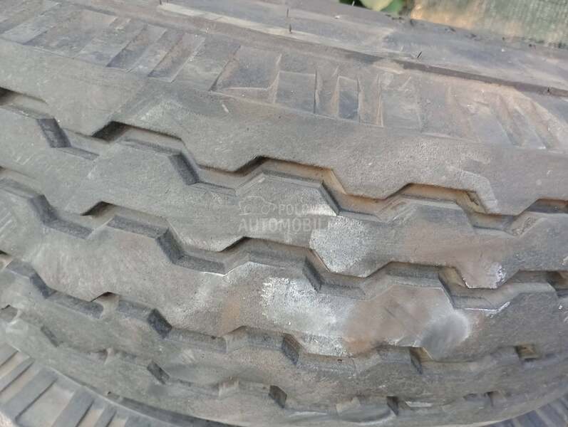 gume sa felnama za priljucne masine