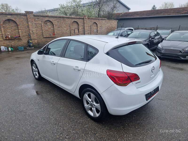 Opel Astra J 