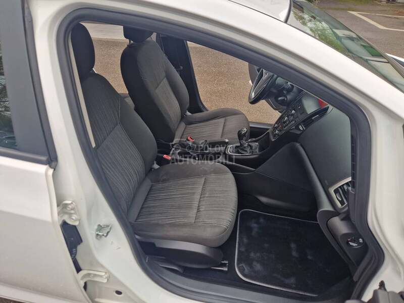 Opel Astra J O D L I C N A