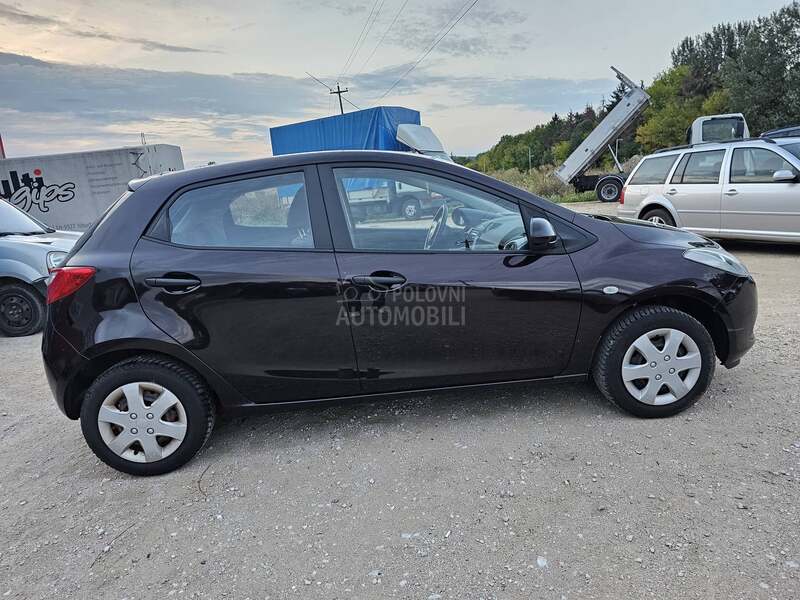 Mazda 2 1,3 1,6V iz CH