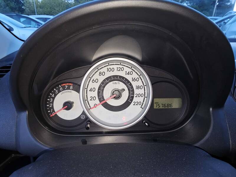 Mazda 2 1,3 1,6V iz CH