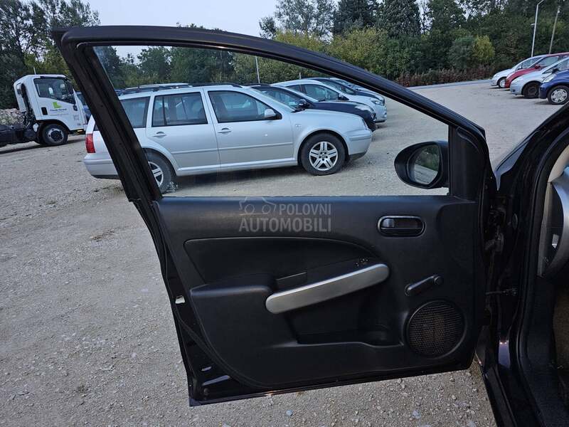 Mazda 2 1,3 1,6V iz CH