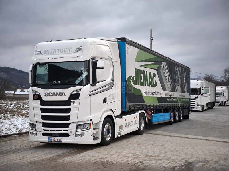 Scania S520 V8