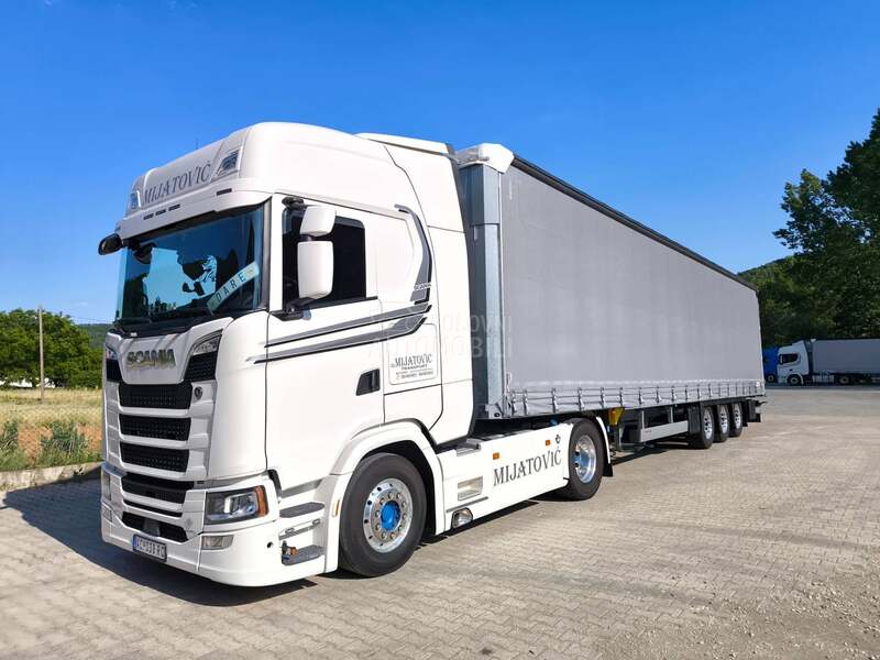 Scania S520 V8