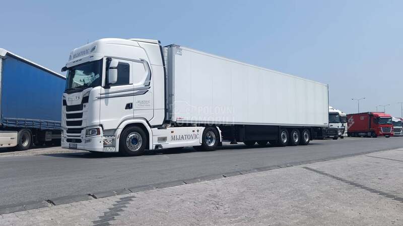 Scania S520 V8