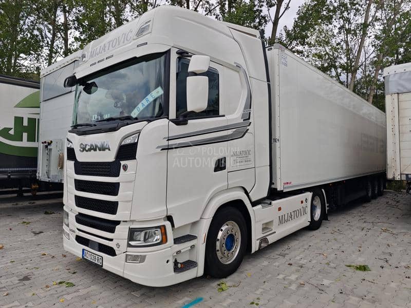 Scania S520 V8