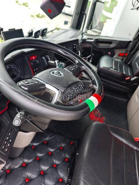Scania S520 V8