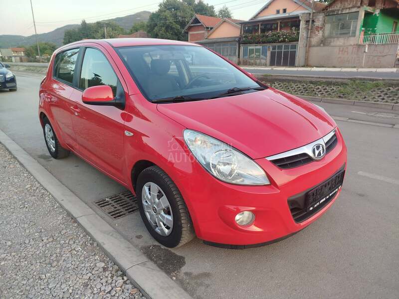Hyundai i20 1.4i  u.v.o.z  C H
