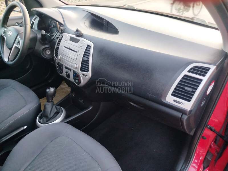 Hyundai i20 1.4i  u.v.o.z  C H