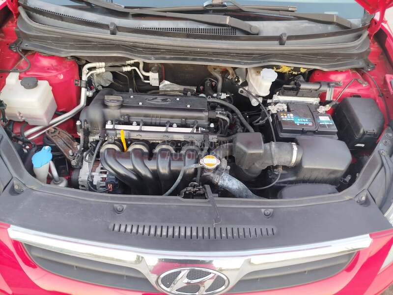 Hyundai i20 1.4i  u.v.o.z  C H