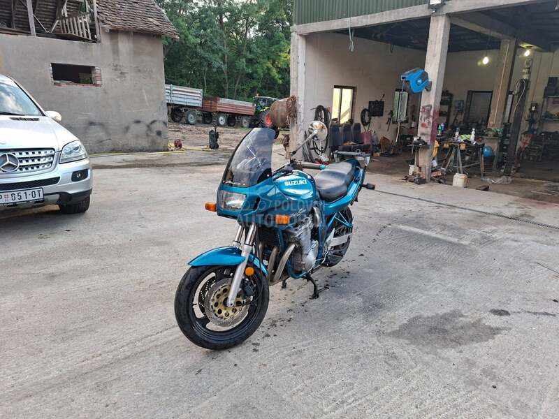 Suzuki Bandit 600s A2