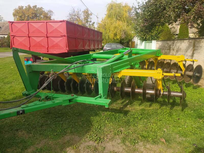 John Deere V tanjiraca