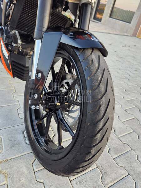 KTM duke 200